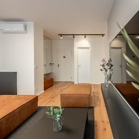 Skyluxe Old Town Penthouse Apartament *
