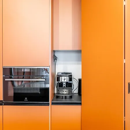 Апартаменты Skyluxe Old Town Penthouse