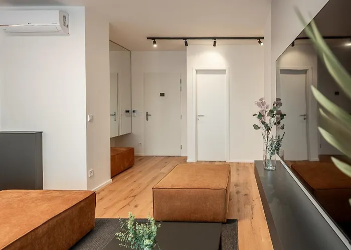 Skyluxe Old Town Penthouse Apartmán *